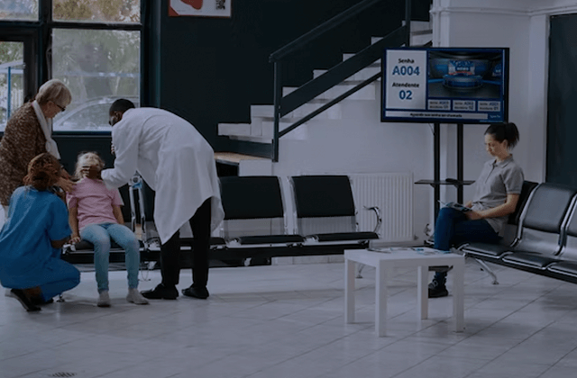 Gestão de Filas para Hospitais: Como a Tecnologia e os Dados Humanizam a Jornada do Paciente